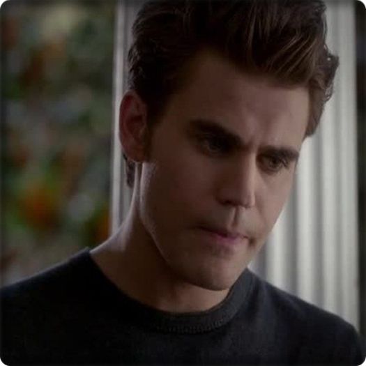 *vorbeste in timp ce da jos cartile de pe rafturi* Nu voi inceta pana nu-mi zici ca ma iubesti #elen