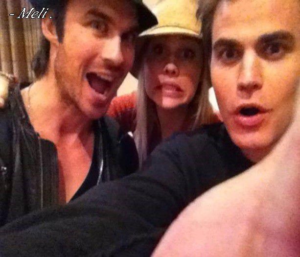 × Asa de repede ? :> * dau din sprancene * #klaus . * te iau in brate *O haide , nu trebuie #clik; sa faci atata caz , ma iubeste , treci peste * rad * glumeam , dar nu se pot intampla atat de repede lucrurile :3 #stefan
