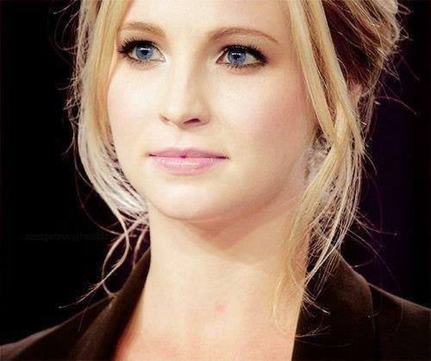 ᵔᴥᵔ -- Nul mai enerva şi tu , Rebekah.. - here - episode 01 - done