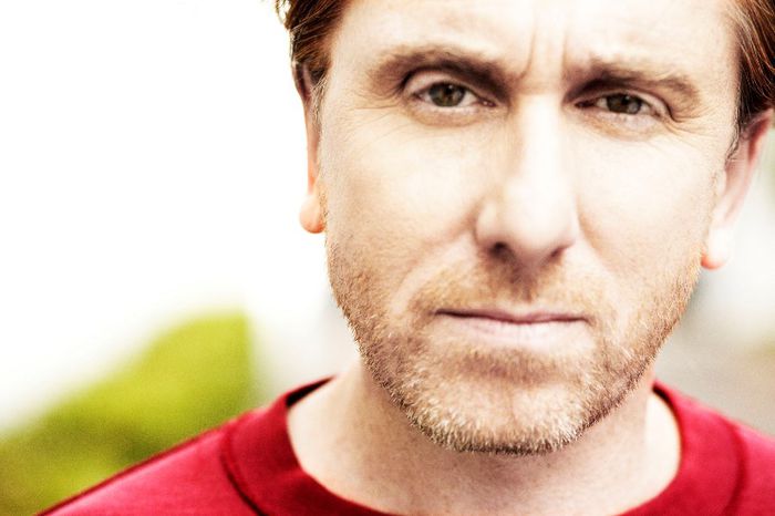 Tim Roth; Rolul principsl din "Lie to me"
