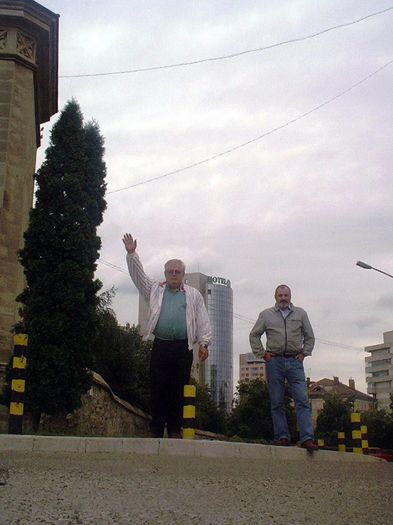 Langa Biserica Barboi - 2004 2