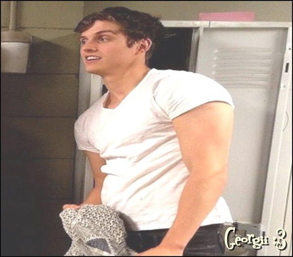 ♡♕_ poate invers :))) # Damon. păi găsește ceva nou .. # Elena.