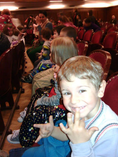Azi am fost spectator la Filarmonica.; 9 aprilie 2014
