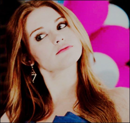 - Ce faci ;;) ? #elijah