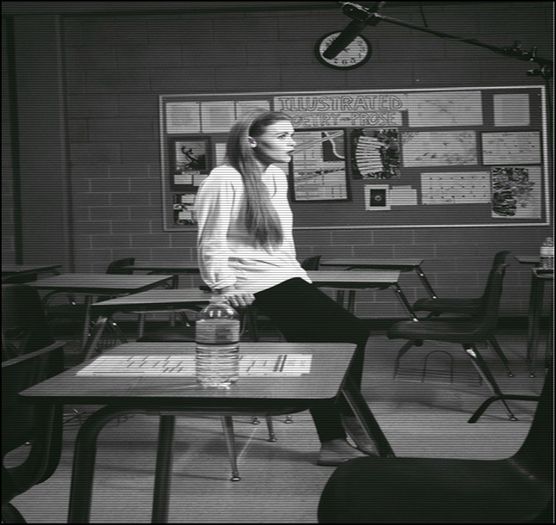 - Romantismul asta *isi da ochii peste cap si se pune pe scari*