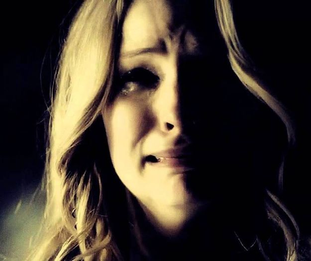 ᵔᴥᵔ -- Bn gata te las să chefuieşti cu Katherine a ta..că de mine te-ai săturat CLICK; Puneţi ghearele pe ea nu mă interesează...AM TERMINATO !
