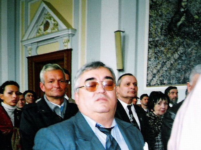 La intonarea Imnului Regal Roman; Aula Magna a Universitatii, Cluj-Napoca, 25 martie 2005
