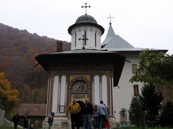 La Manastirea Turnu, octombrie 2005; Cu prietenul Dinu Naescu
