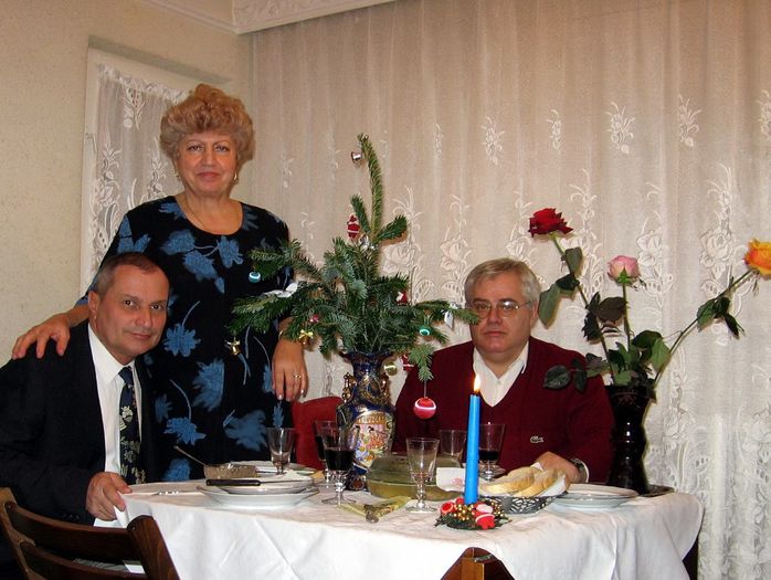 Iasi, Craciun 2005; La Georgeta Chelariu, cu Dinu Naescu din Bucuresti.
