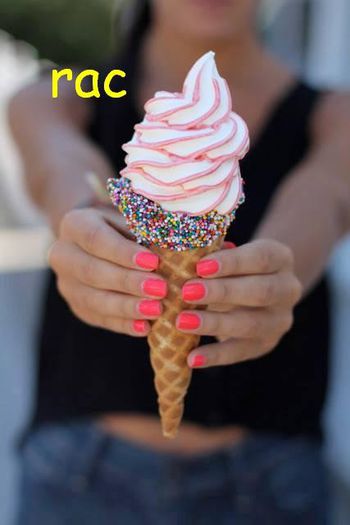 honestlyBethany - rac - Tu spui zodia eu pun poza --- joculet