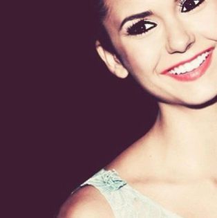 ♫.єℓєηα.♫ Buna ,Caroline. Cum mai este cu |Klaus?? ;-??