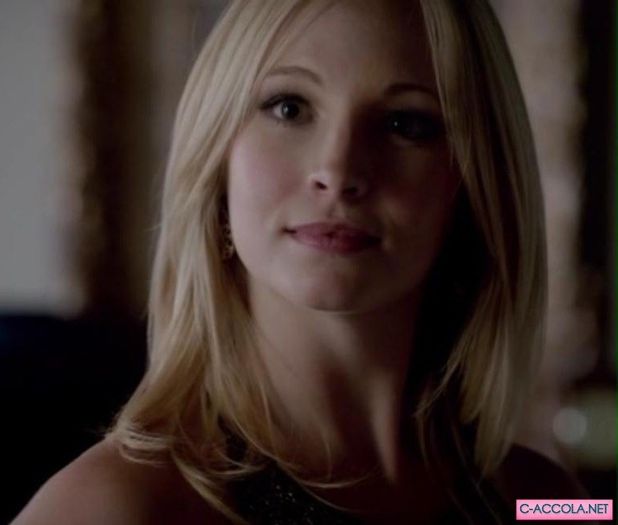 ᵔᴥᵔ -- N-am nimic, Damon.. Sunt doar....plictisită