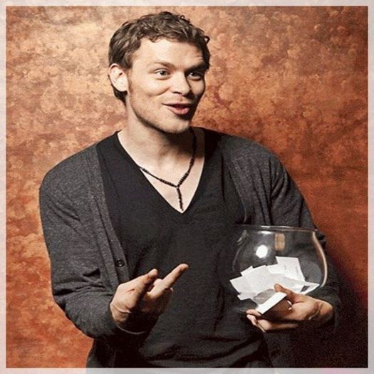 █ ▄→ -dansând- n-am niciun motiv, încerc să uit de supărare -davina-