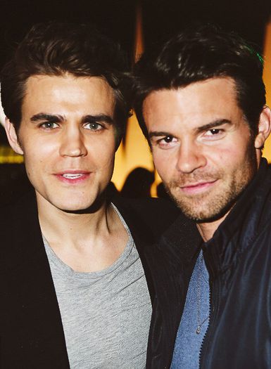 *intra amandoi, beti* Stefan - Uite aici ce paranghelie!