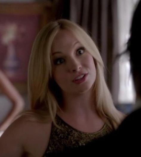 ᵔᴥᵔ -- Okaay :-s mercii #s. Bună Elijah. Oh ce frumos mă eviţi :-j #kl