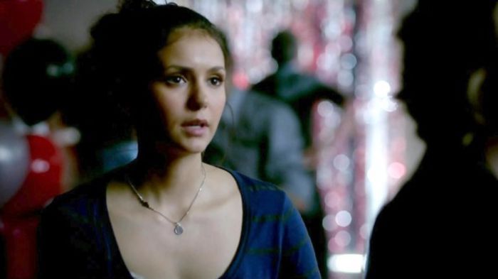 ♫.єℓєηα.♫ De nimeni.Am sa...beau ceva. Si nu am sa mai fiu cu nimeni.*pleaca*