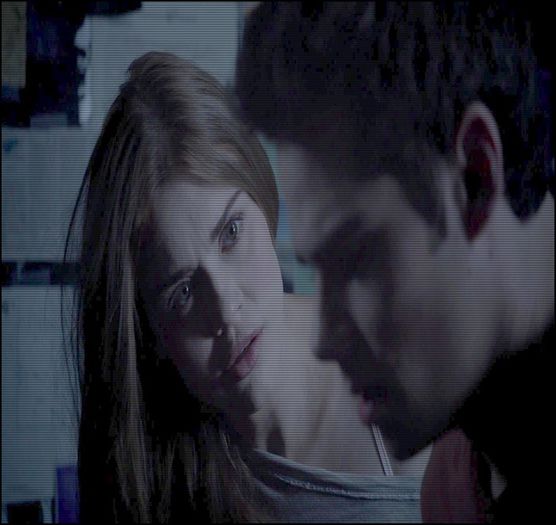 - sunt bine, serios Stefan (se intinde pe o masa si bea)