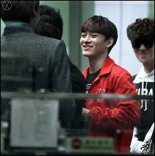 140302 Chen @ Hong Kong Airport and Incheon Airport.08