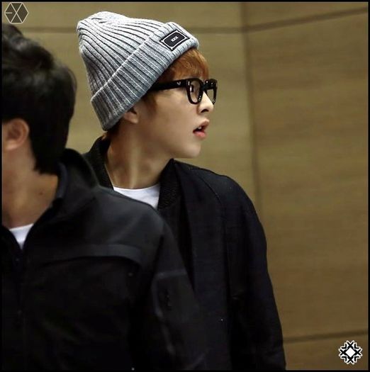 140302 Xiumin @ Hong Kong & Incheon Airport.15 - exo - 140302 Xiumin - Hong Kong - Incheon Airport