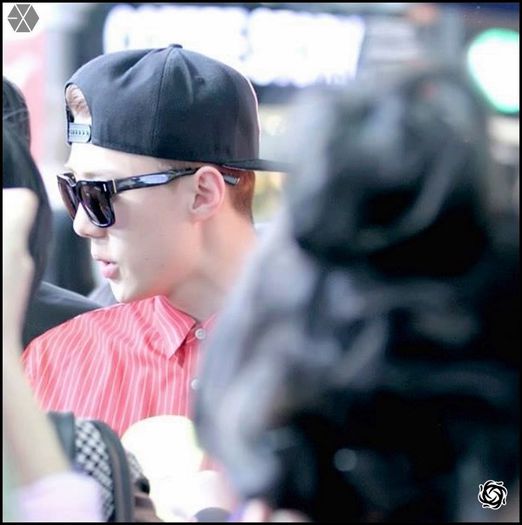 140405 Sehun @ Gimpo Airport Heading to Beijing.15 - exo - 140405 Sehun - Gimpo Airport Heading to Beijing