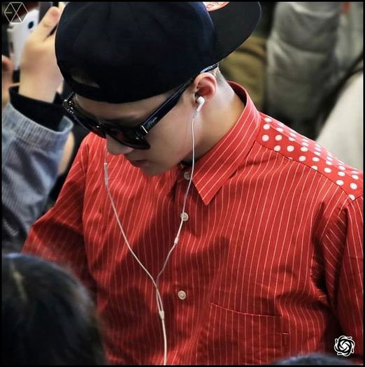 140405 Sehun @ Gimpo Airport Heading to Beijing.21 - exo - 140405 Sehun - Gimpo Airport Heading to Beijing