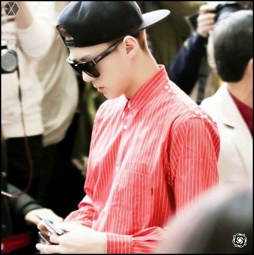 140405 Sehun @ Gimpo Airport Heading to Beijing.35 - exo - 140405 Sehun - Gimpo Airport Heading to Beijing