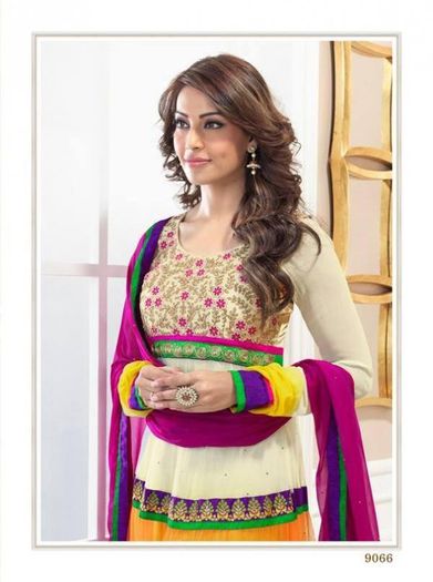 Bipasha-Basu-Stylish-Designer-Anarkali-Dresses-For-Eid-2013-012 - Bipasha Basu