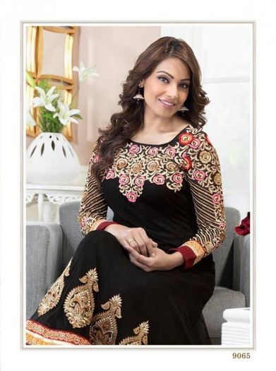 Bipasha-Basu-Stylish-Designer-Anarkali-Dresses-For-Eid-2013-015 - Bipasha Basu