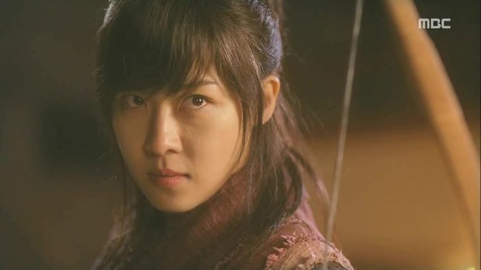 Ha! Esti buna... dar oare destul de buna pentru a concura cu mine?; Ha! Esti buna... dar oare destul de buna pentru a concura cu mine?
