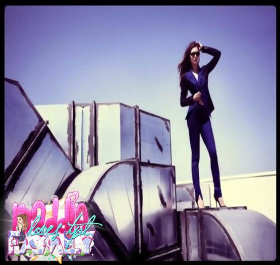♫.єℓєηα.♫ i-ai zis-o #hayley +paa #stefan