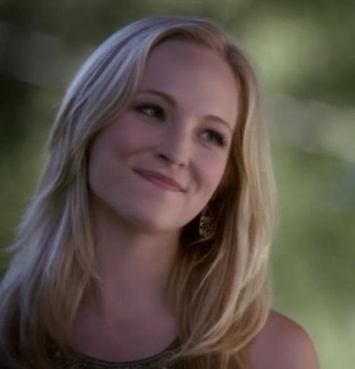 ᵔᴥᵔ -- Heei *hug back H* bine,tu cf?