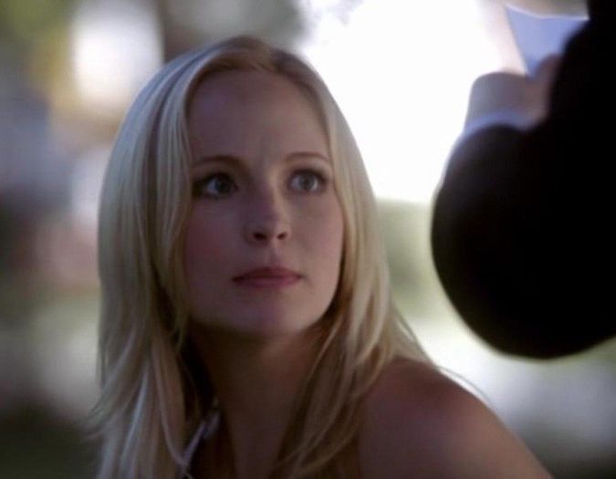 ᵔᴥᵔ -- `Femeie`? Cum îndrăzneşti ?? #rebeka