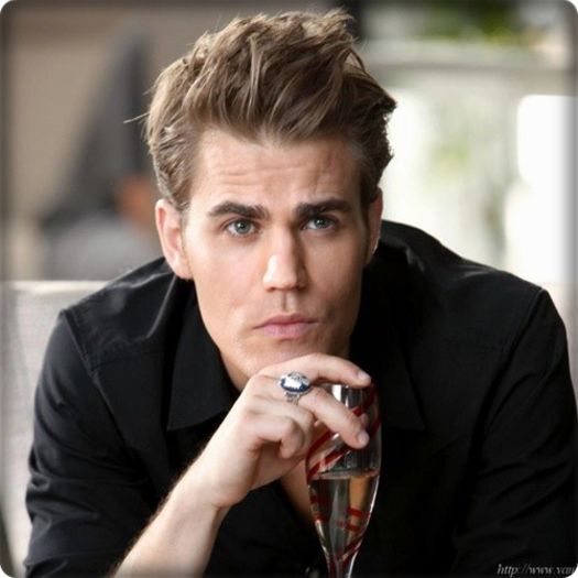 De ce nu intra Klaus sa le desparta? :(( =))