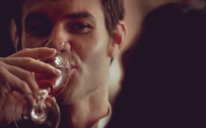 Buna Elena! Nu-i nimic Hayley, esti si mai sacsy cand esti beata :>