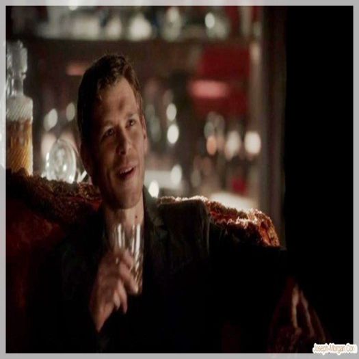 █ ▄→ nu-i nimic, şi dacă stai cu faţa am ce privi, if you know what I mean.. -cl-; so, tot nu-ţi dau să bei. -caro-
