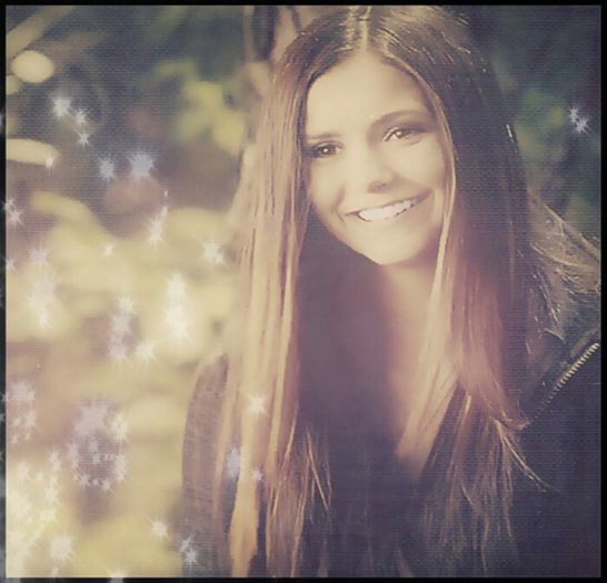 Mei eu zic sa ai grija ca Hayley te inseala cu gandacul # elijah *bea si danseaza*