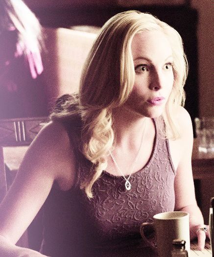 ᵔᴥᵔ -- Şi nu puteai să cânţi ceva normal care să nu fie per..vers?!?