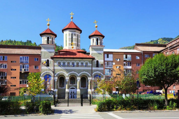 biserica din orasul Petrila