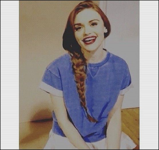 - (intră în bar și se pune la o masă)