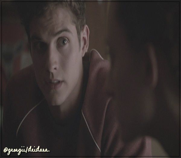 ♡♕_ # se pune cu c;rul pe masă ;(.