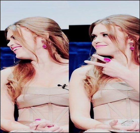 - cum zici tu *ii face cu ochiu si rade*