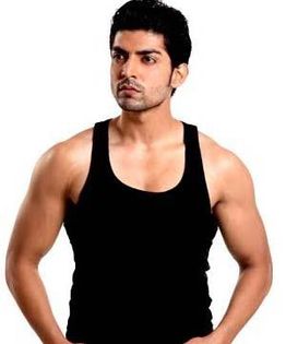 390537_214792695269645_1454036611_n