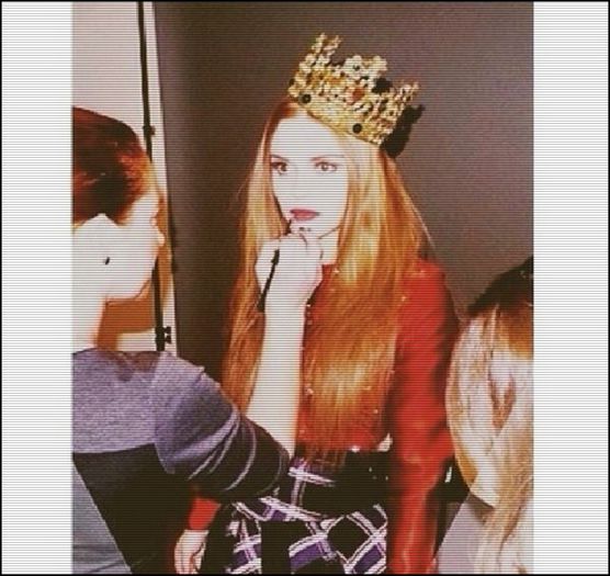 - eu, nimic .. ma simt bine (se îmbată)