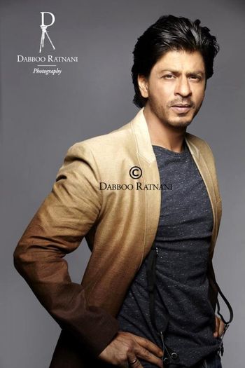 Shahrukh-Khans-photo-shoot-for-Frobes-magazine-India-04