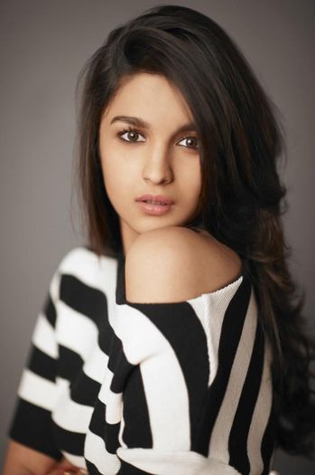 alia-bhatt-unseen-photoshoot-still_136668255116