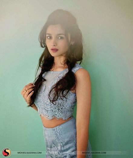 alia-bhatt-elle-magazine-january-2014-photoshoot-stills06