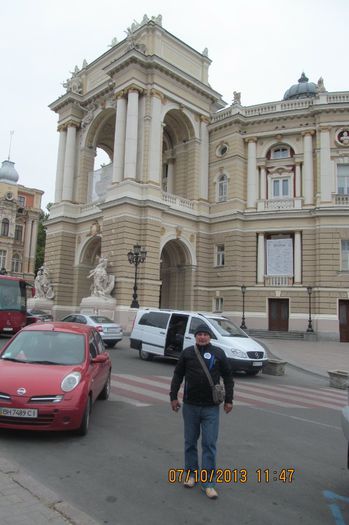 Odesa, In fata teatrului