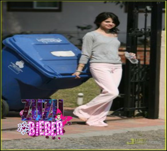  - x - SG - 11-07-2008 - Tirando o lixo reciclavel de sua casa - SMG