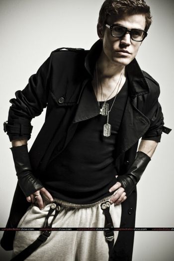Da,acum imi place mai mult TO ;x . pacat ca Anna a murit in tvd:(
