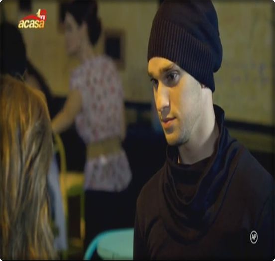 Da, şi eu te pedepsesc. :)) Fără pupat! #anca.